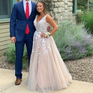 Sherri hill cream and white style #11335